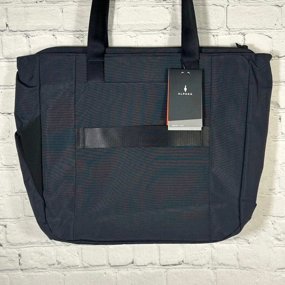 Alpaka Metro Tote - opened NWOT